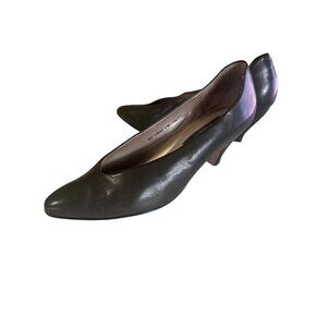 Carriage Court green leather pointed toe pumps size 8B